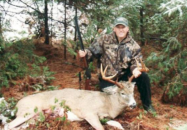 Deer Hunting NY Man Dear Hunting From Land And Camps