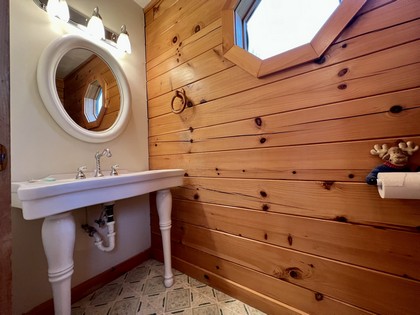 NY log cabin for sale